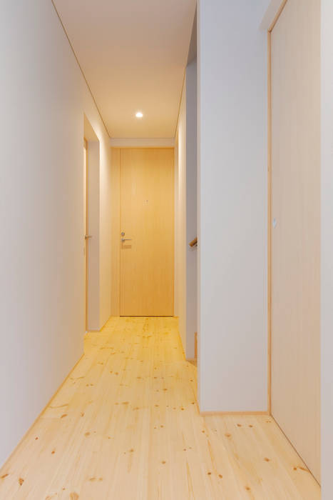 高道の家, 五藤久佳デザインオフィス有限会社 五藤久佳デザインオフィス有限会社 Eclectic style corridor, hallway & stairs