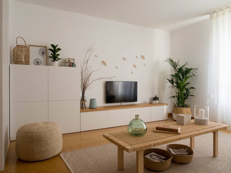 S+P Apartment - Lisbon, MUDA Home Design MUDA Home Design Вітальня