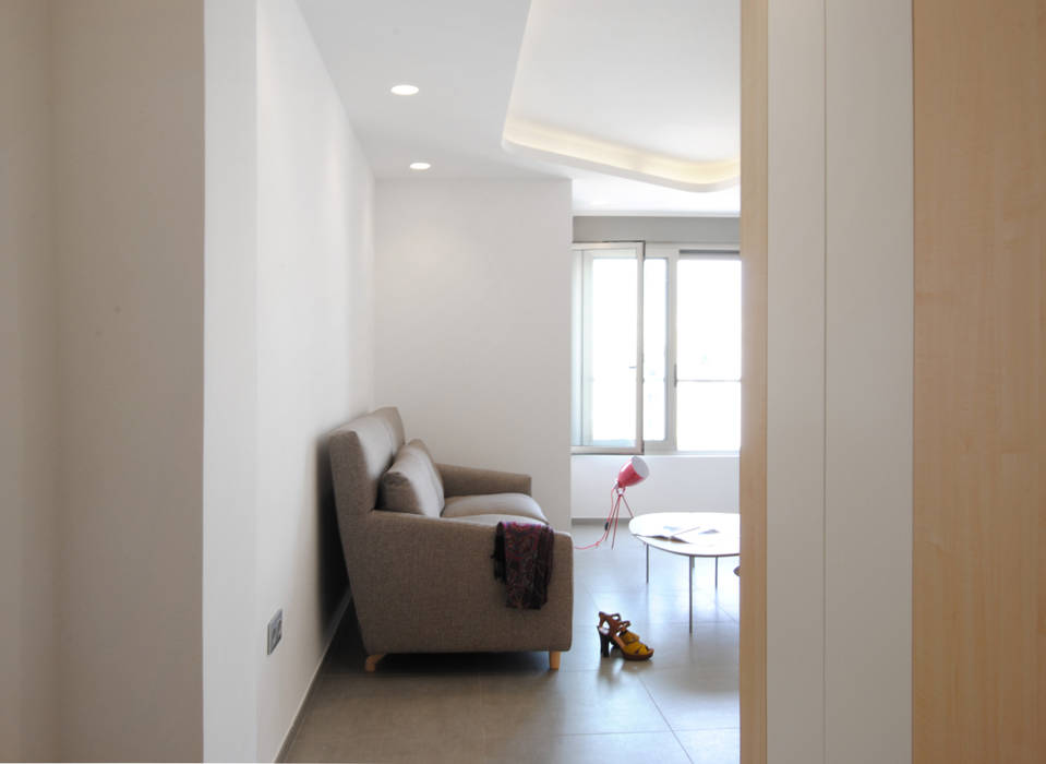 Estar Loft 26 Livings de estilo moderno Cerámico sofá cómodo,piso de concreto,techo plano,iluminación LED,pintura de pared