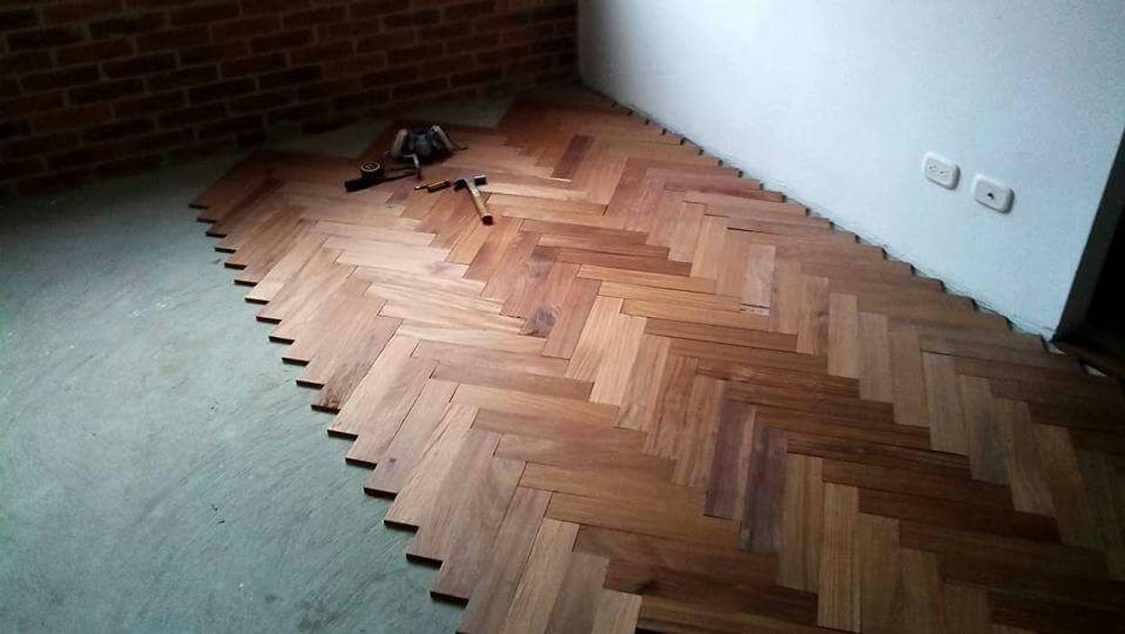 PARQUET EN MADERA , Diseños y altillos SAS Diseños y altillos SAS Habitaciones de estilo colonial