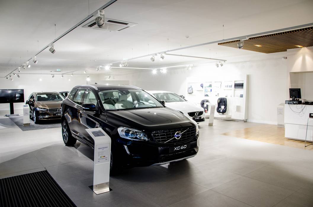 Volvo Car dealership - track lights & emergency lighting, Brilumen Brilumen Commercial spaces Đại lý xe hơi