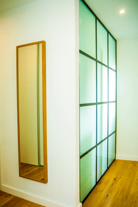 Llave en mano Vivienda Ojén, DC PROJECTS DC PROJECTS Minimalist corridor, hallway & stairs Lighting