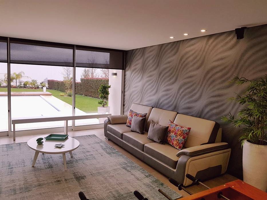 Remodelação Moradia de Luxo em Barcelos Atelier Kátia Koelho Salas de estar modernas