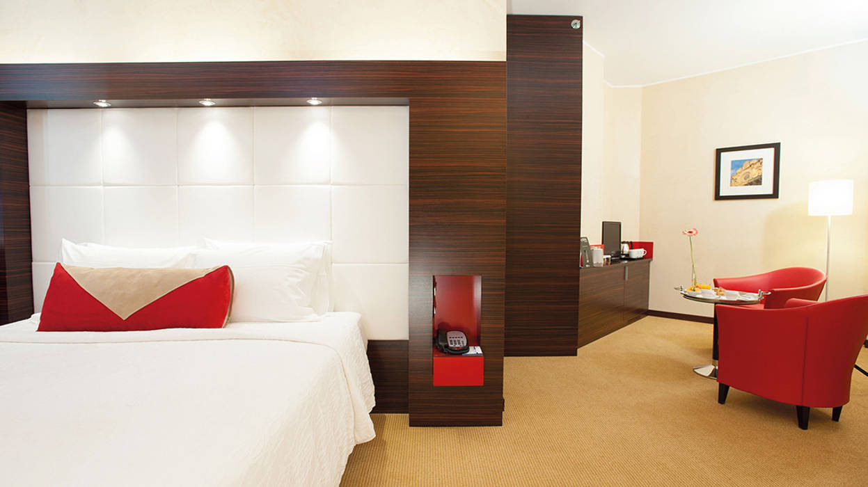 Decoración completa para estructuras hoteleras, BMAA BMAA Modern style bedroom Beds & headboards