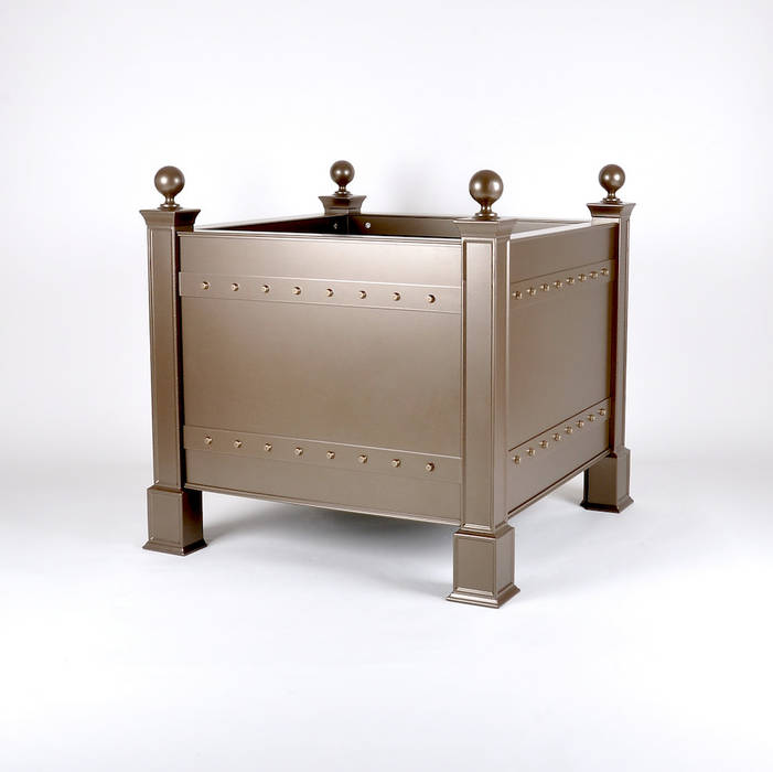 Versailles Studded Planter Cressida & Rose 앞마당 금속 versailles planter,studs,garden planters,metal planters,classic planter,classic planters,hotel planter