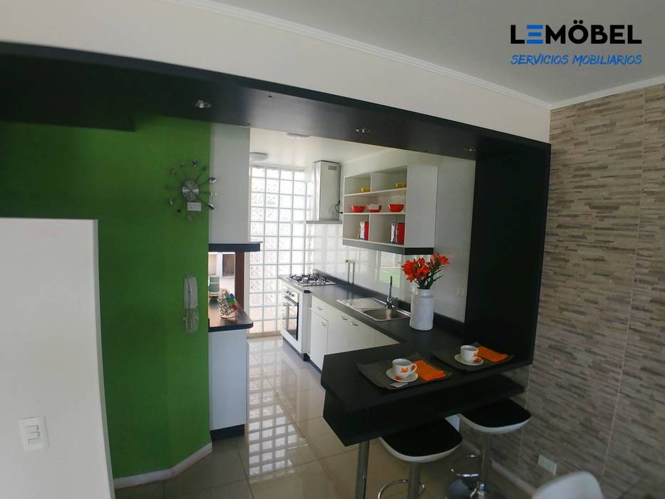 Cocina Vivienda Prada , Servicios Mobiliarios LeMöbel SpA Servicios Mobiliarios LeMöbel SpA Cocinas de estilo moderno Almacenamiento y despensa