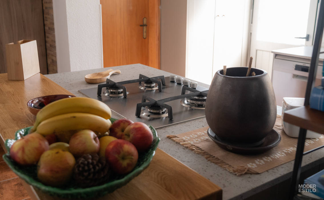 Placa a Gás AEG Moderestilo - Cozinhas e equipamentos Lda Cozinhas rústicas PLACA,AEG,gás,balcão,cozinha,Moderestilo,Produtos eletrónicos