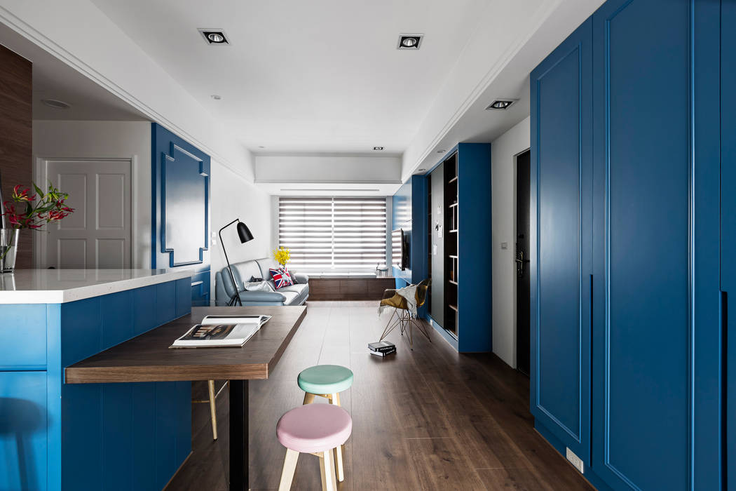 英國藍調, 京彩室內設計裝修工程公司 京彩室內設計裝修工程公司 现代客厅設計點子、靈感 & 圖片