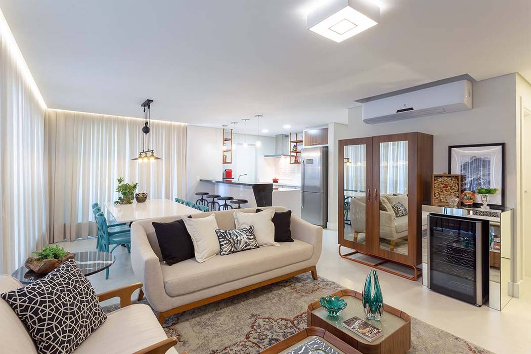Living integrado - sala de estar, sala de jantar e cozinha Panorama Arquitetura & Interiores Salas de estar ecléticas