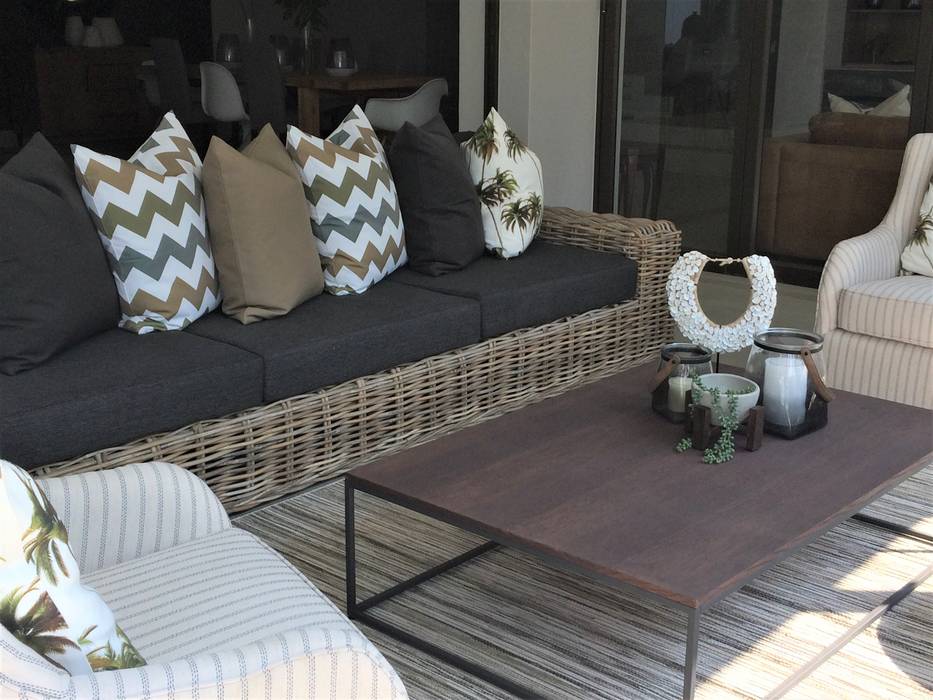 Green & Grey Simplicity, Sophistique Interiors Sophistique Interiors Patios