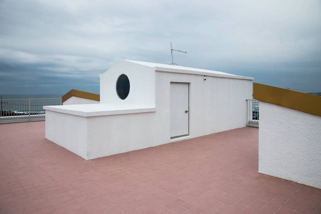 제주 쌓은집, 에이오에이 아키텍츠 건축사사무소 (aoa architects) 에이오에이 아키텍츠 건축사사무소 (aoa architects) Roof terrace Tiles