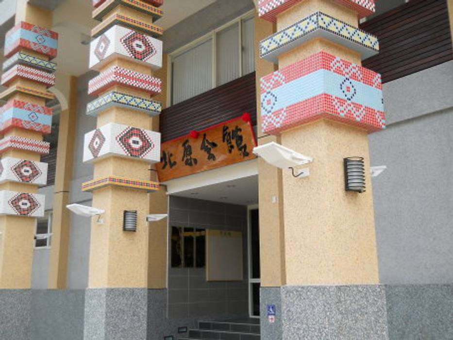 有原住民風格的門柱裝飾 安居住宅有限公司 Asian style walls & floors Tiles