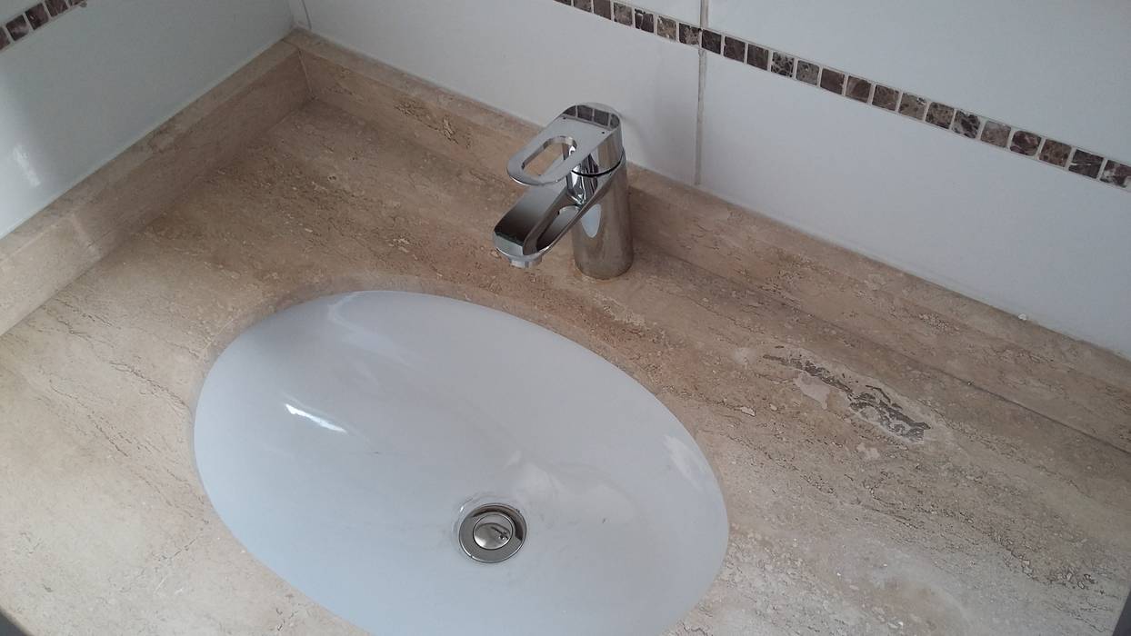 CASA ESTEVEZ AOG Baños de estilo minimalista Madera Acabado en madera piso de baño