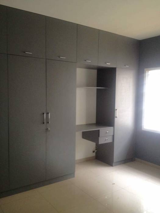 HSR Layout, Design Space Design Space Modern style bedroom Plywood Wardrobes & closets
