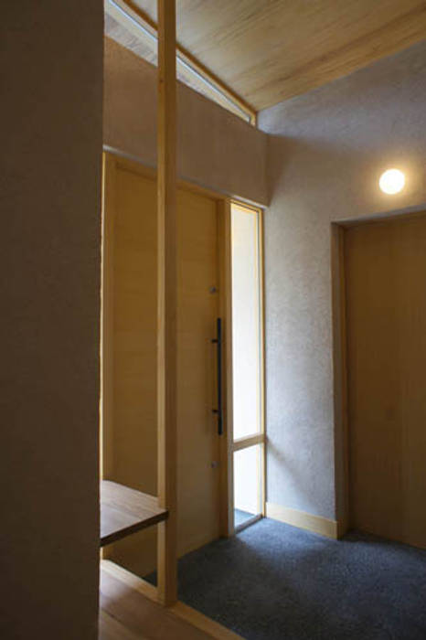 上本郷の平屋, 環境創作室杉 環境創作室杉 Eclectic corridor, hallway & stairs