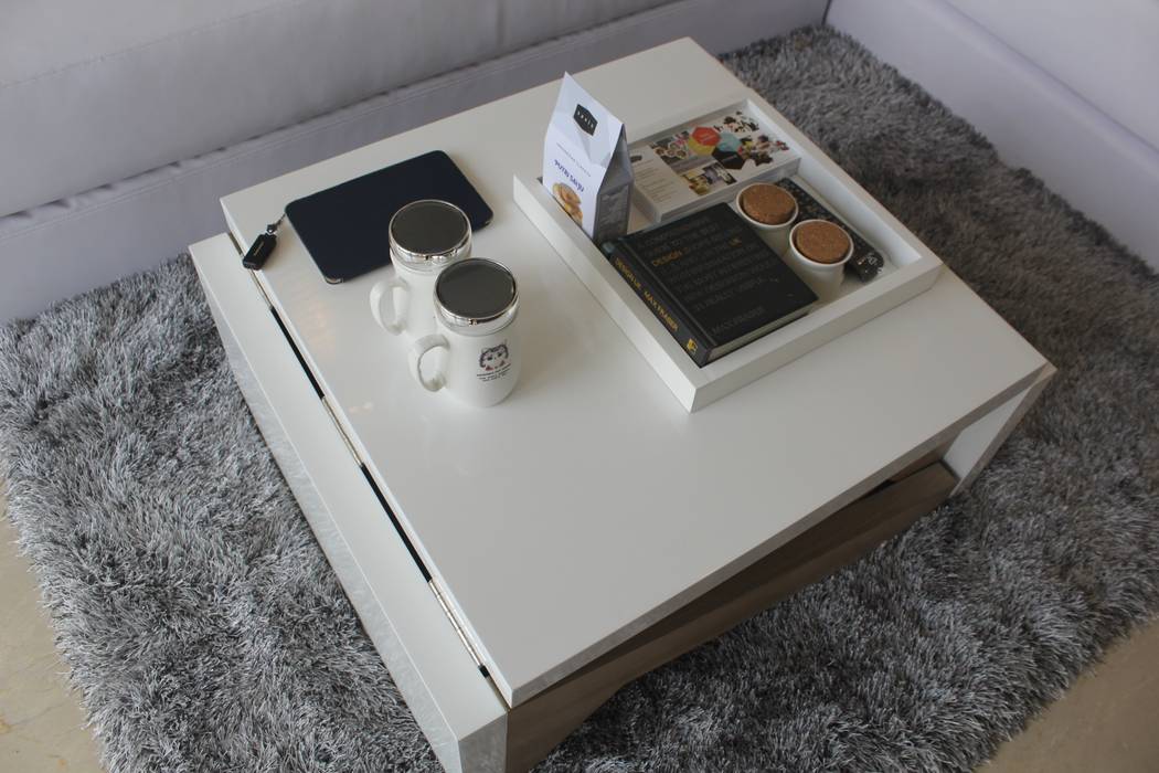 Meja Custom Untuk Ruang Tamu POWL Studio Ruang Keluarga Modern Side tables & trays