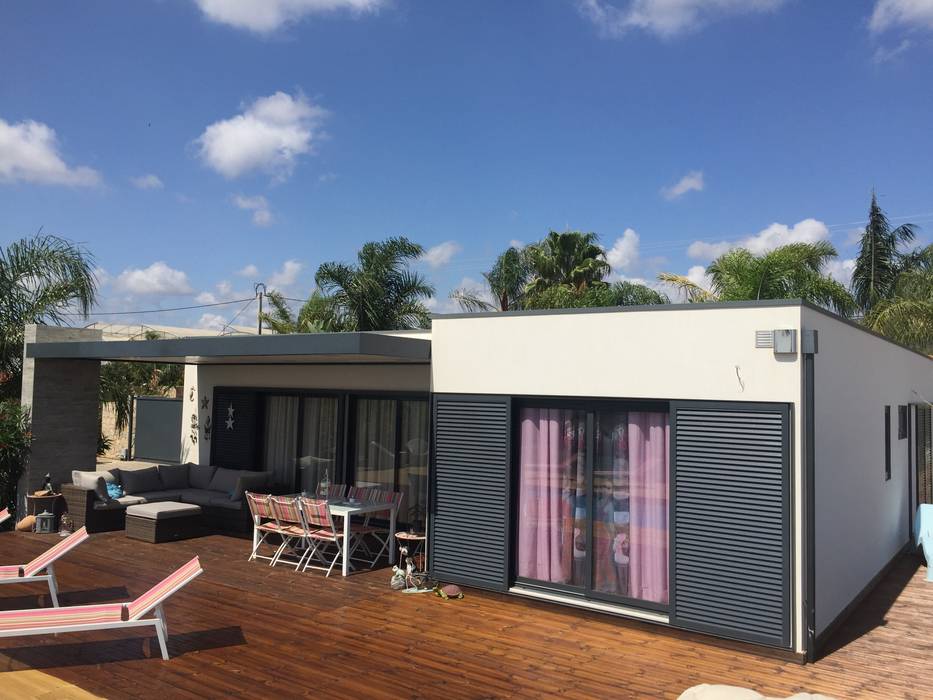 Casa modular com 3 módulos em Olhão, KITUR KITUR Villas