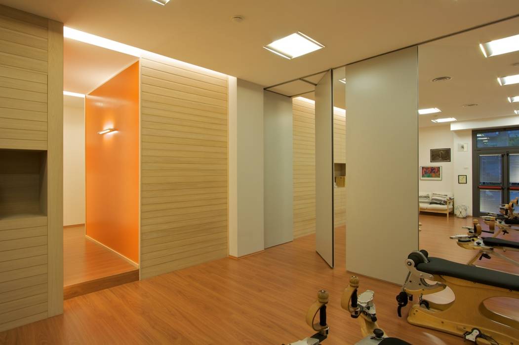 Palestra Gyrotonic Roma, Daniele Arcomano Daniele Arcomano Commercial spaces Wood Wood effect Offices & stores