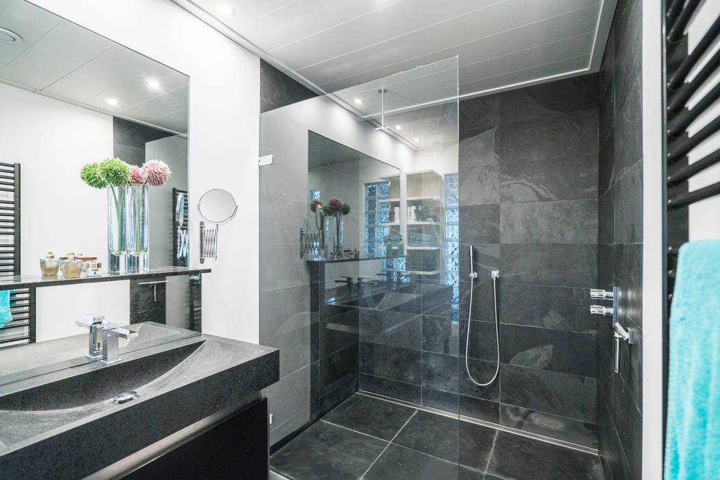 Lucht, Licht, Zicht, Masters of Interior Design Masters of Interior Design Modern bathroom