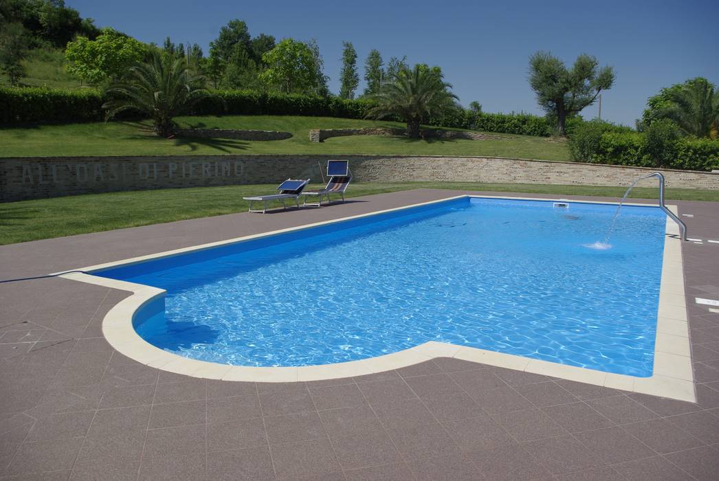 RISTRUTTURAZIONE PISCINA, Ciampini srl Ciampini srl 정원 수영장