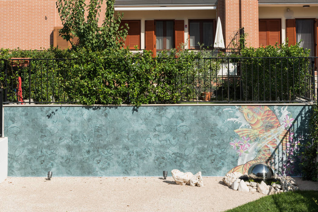 Un muro con atmosfere orientali AbitoVerde Giardino Zen carta da parati,oriente,trama,carpa,carpa koi,giappone,simboli,muro