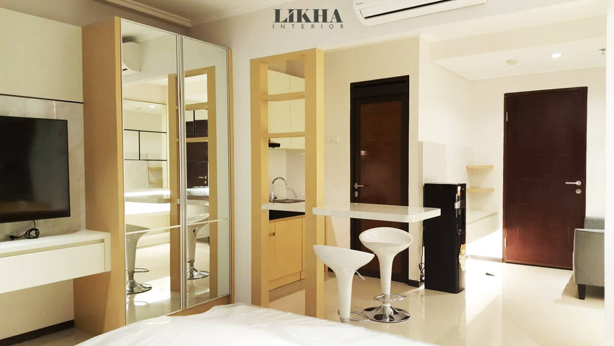 HUNIAN HANGAT DAN LUAS di Apartemen Gateway Pasteur Bandung, Likha Interior Likha Interior Built-in kitchens Plywood