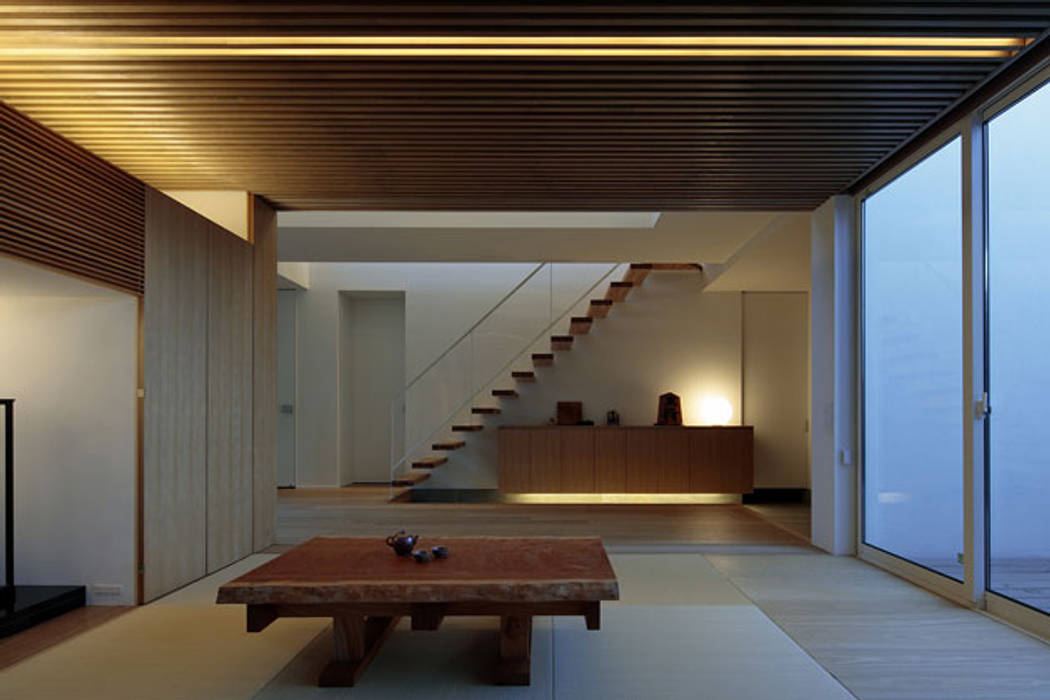 分節と連続の家, 株式会社Ｆｉｔ建築設計事務所 株式会社Ｆｉｔ建築設計事務所 Modern corridor, hallway & stairs