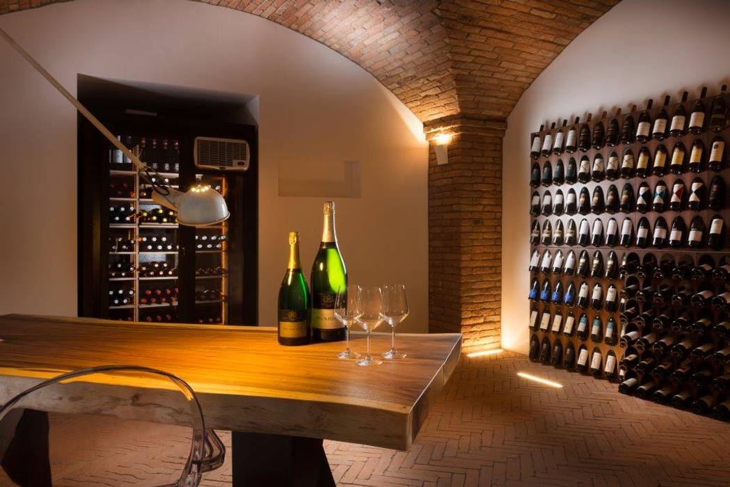 Cantine Interrate e Arredamenti, ShoWine ShoWine Ruang Penyimpanan Wine/Anggur Modern