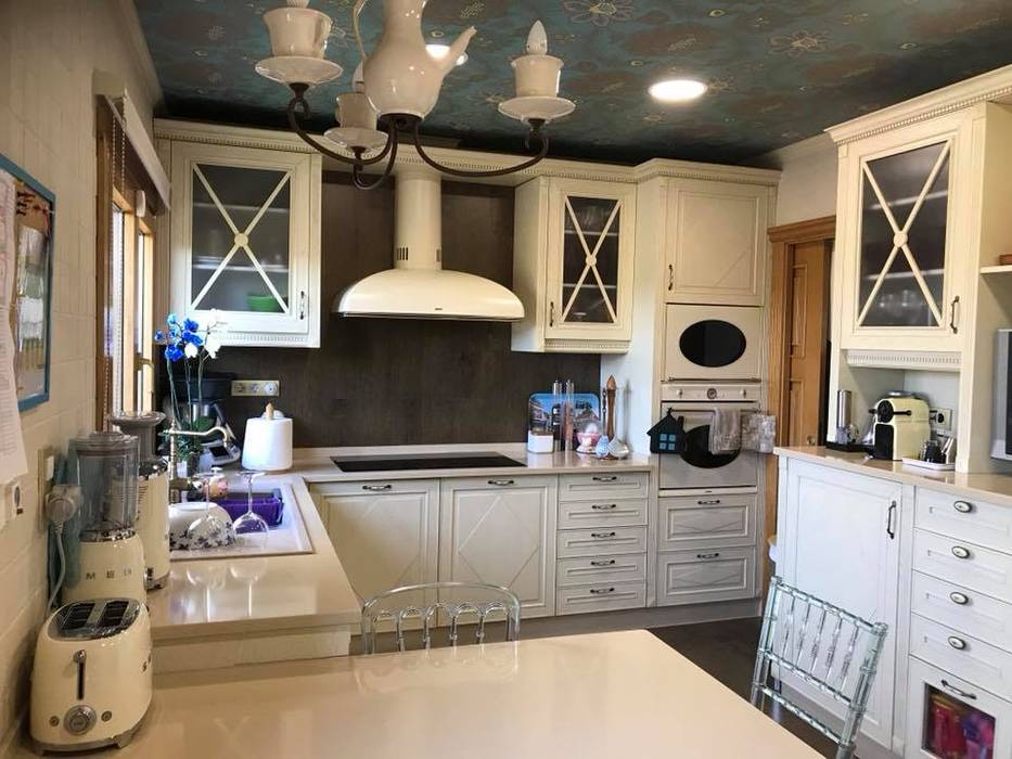 Amor ao Clássico!, DIONI Home Design DIONI Home Design Kitchen Bench tops