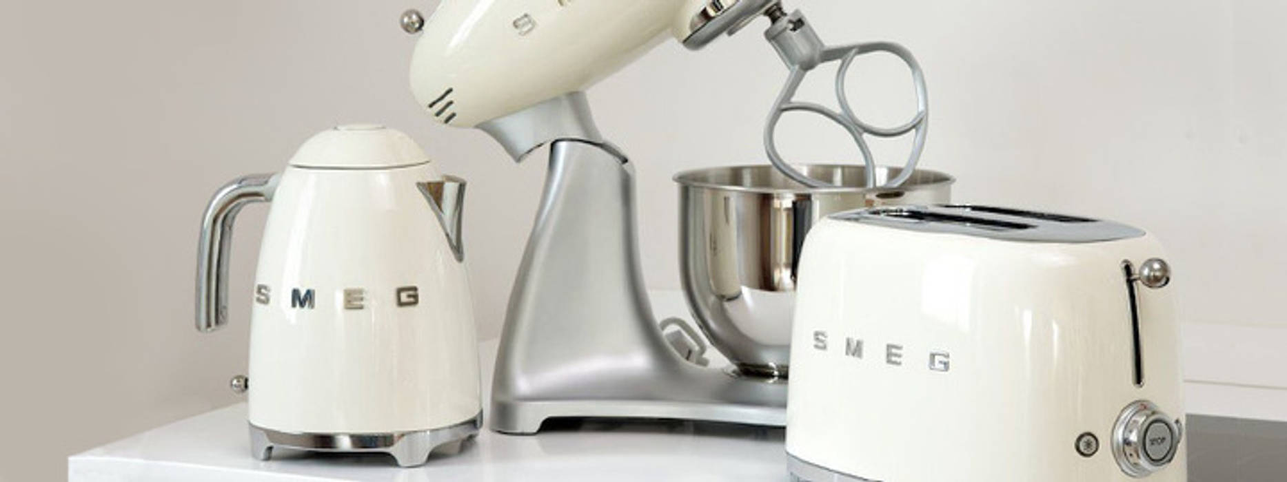 Amor ao Clássico!, DIONI Home Design DIONI Home Design Kitchen Kitchen utensils