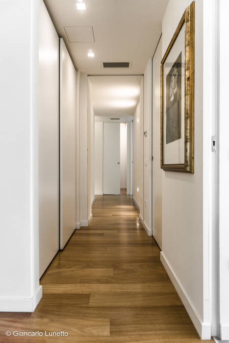 Residenza privata: Provincia di Palermo in aperta campagna, Ignazio Buscio Architetto Ignazio Buscio Architetto Modern Corridor, Hallway and Staircase Wood Wood effect