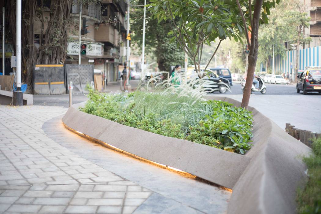 Project – Urban Intervention at Prabhadevi, Mumbai With BMC Permissions and the project has been financed by Sugee Developers., Studio EMERGENCE Studio EMERGENCE Ruang Komersial Ruang Komersial