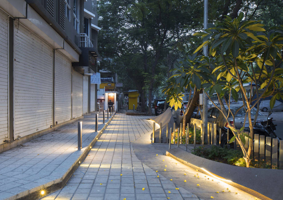 Project – Urban Intervention at Prabhadevi, Mumbai With BMC Permissions and the project has been financed by Sugee Developers., Studio EMERGENCE Studio EMERGENCE Commercial spaces Commercial Spaces