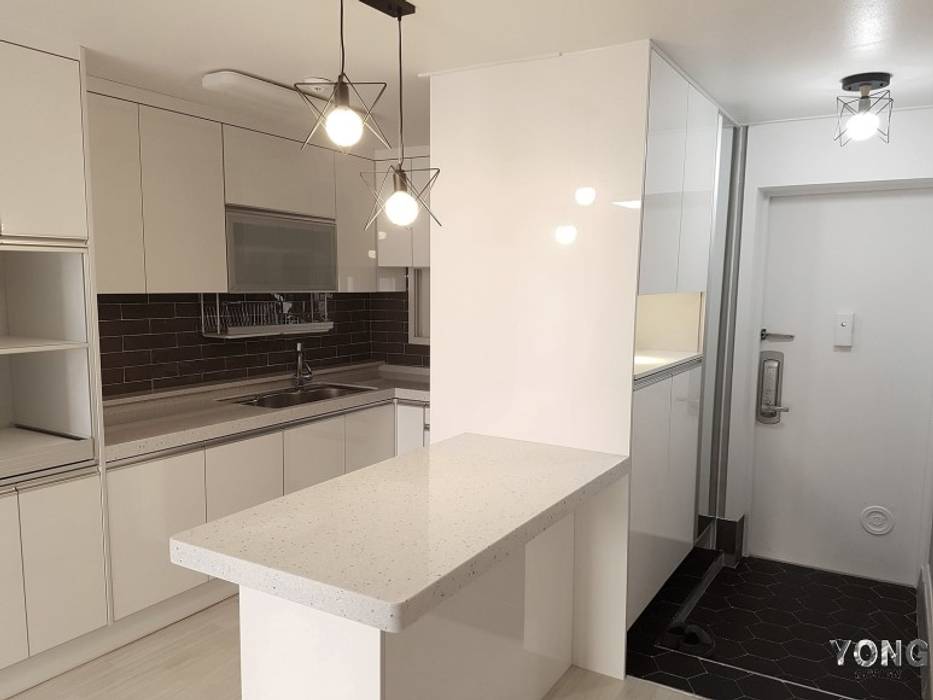 Yong Design Minimalist Kitchen Homify