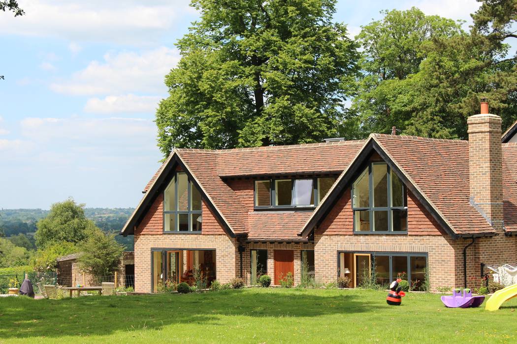 A House with Amazing Exterior, David Jenkins Design Ltd David Jenkins Design Ltd Casas unifamilares Azulejos