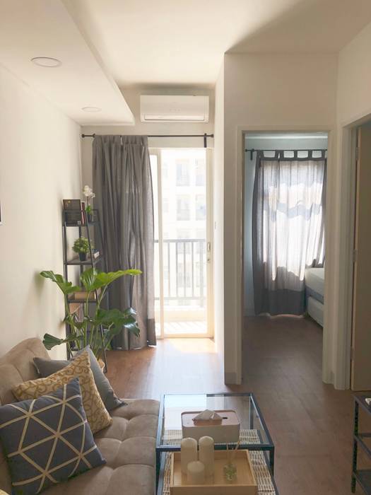 MARCHOME Cozy 2BR Apartment, March Atelier March Atelier 미니멀리스트 복도, 현관 & 계단 솔리드 우드 멀티 컬러