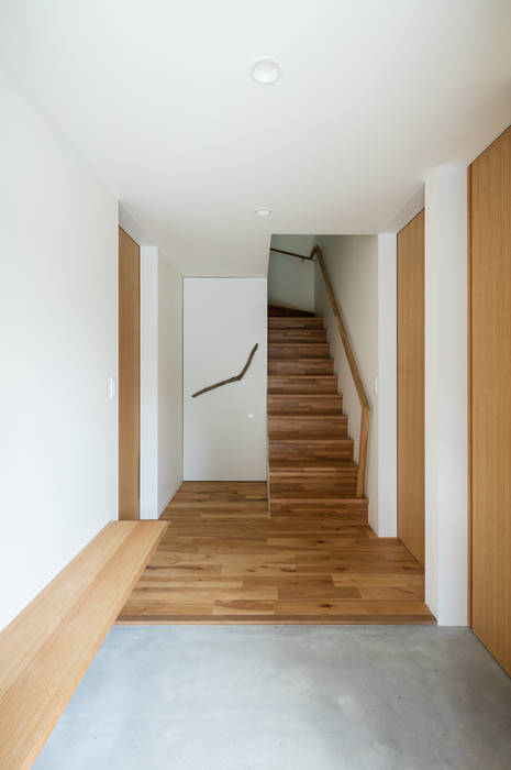 高槻の家, Abax Architects Abax Architects Modern Corridor, Hallway and Staircase