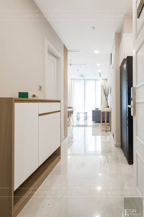 Thi công nội thất căn hộ Aqua 1 Vinhomes Golden River - Phong cách hiện đại, ICON INTERIOR ICON INTERIOR Puertas modernas