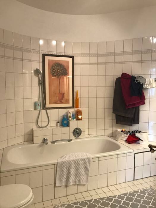 Badezimmer Zwei - VORHER Tschangizian Home Staging & Redesign