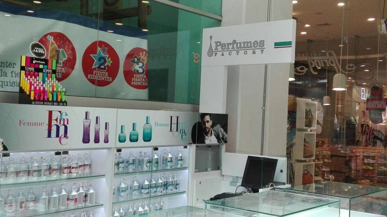 Perfumes Factory, QBICUS SAS QBICUS SAS Espacios comerciales Oficinas y tiendas