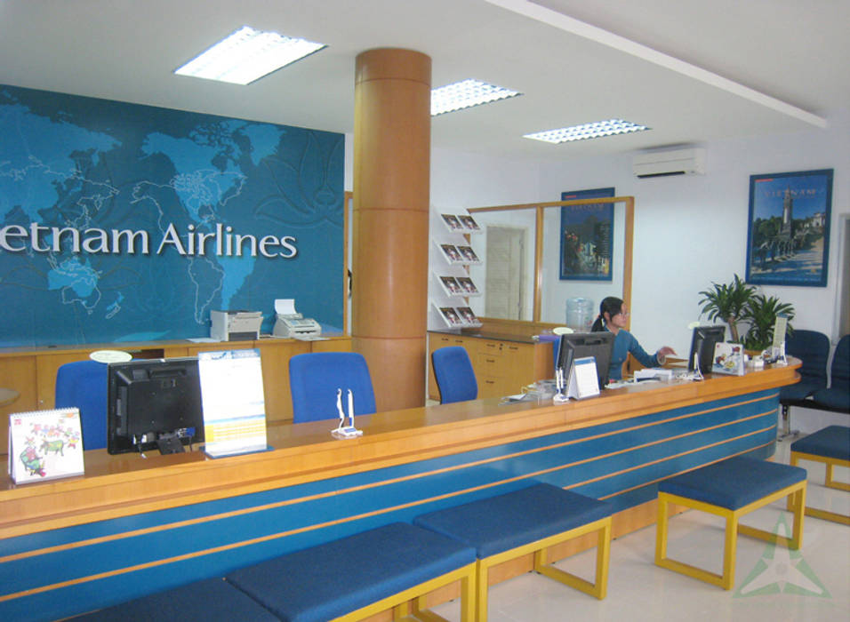 PHÒNG VÉ VIETNAM AIRLINES, VAN NAM FURNITURE & INTERIOR DECORATION CO., LTD. VAN NAM FURNITURE & INTERIOR DECORATION CO., LTD. Commercial spaces Văn phòng & cửa hàng