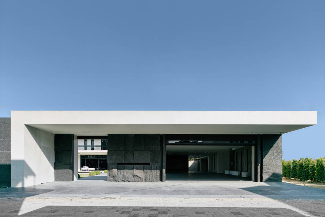 2015 TID 台灣室內設計大獎 /居住空間 /複層, HJF建築室內設計 Ho Jia-fu Interior Design Co., Ltd. HJF建築室內設計 Ho Jia-fu Interior Design Co., Ltd. 度假別墅 石板 天空,财产,建造,植物,地块,长方形,灯罩,城市设计,路面,景观