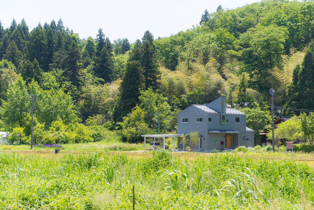 土間キッチンの家 house_in_nishiyama, タイラヤスヒロ建築設計事務所 タイラヤスヒロ建築設計事務所 Chalets & maisons en bois