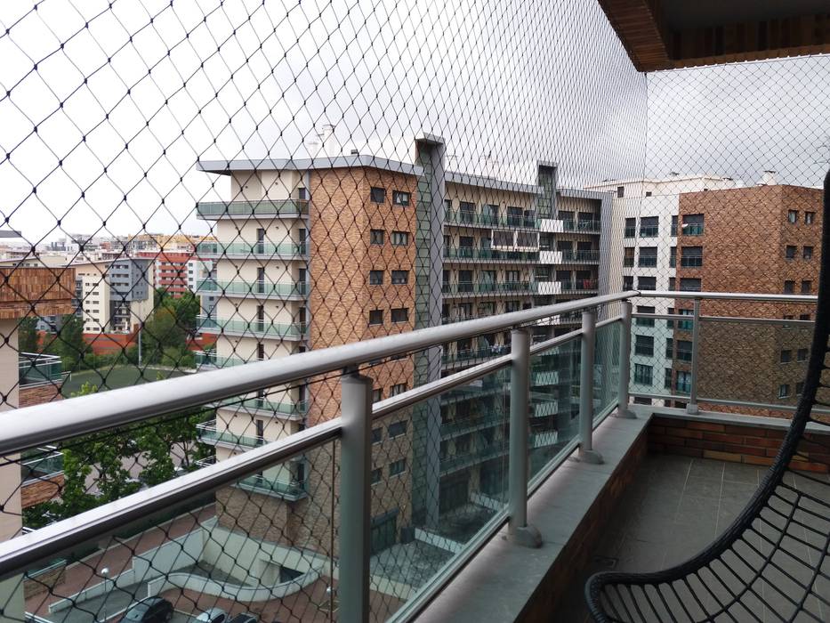 Redes de proteção para varandas, ANTIKEDA ANTIKEDA Balcones y terrazas de estilo industrial Plástico