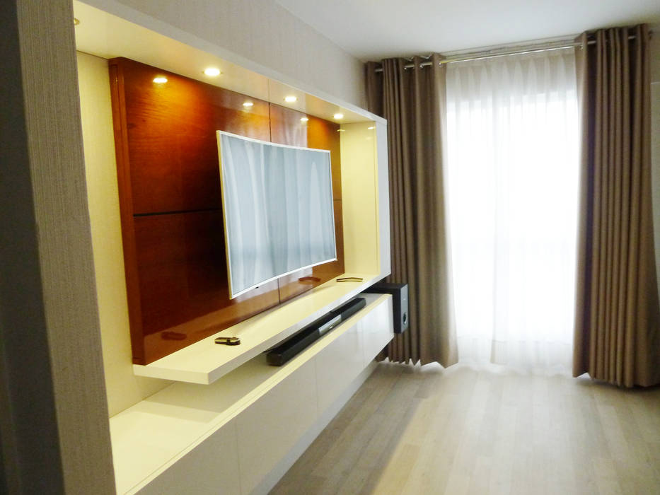 Mueble tv: Dormitorios de estilo  por DIS.OLIVER QUIJANO