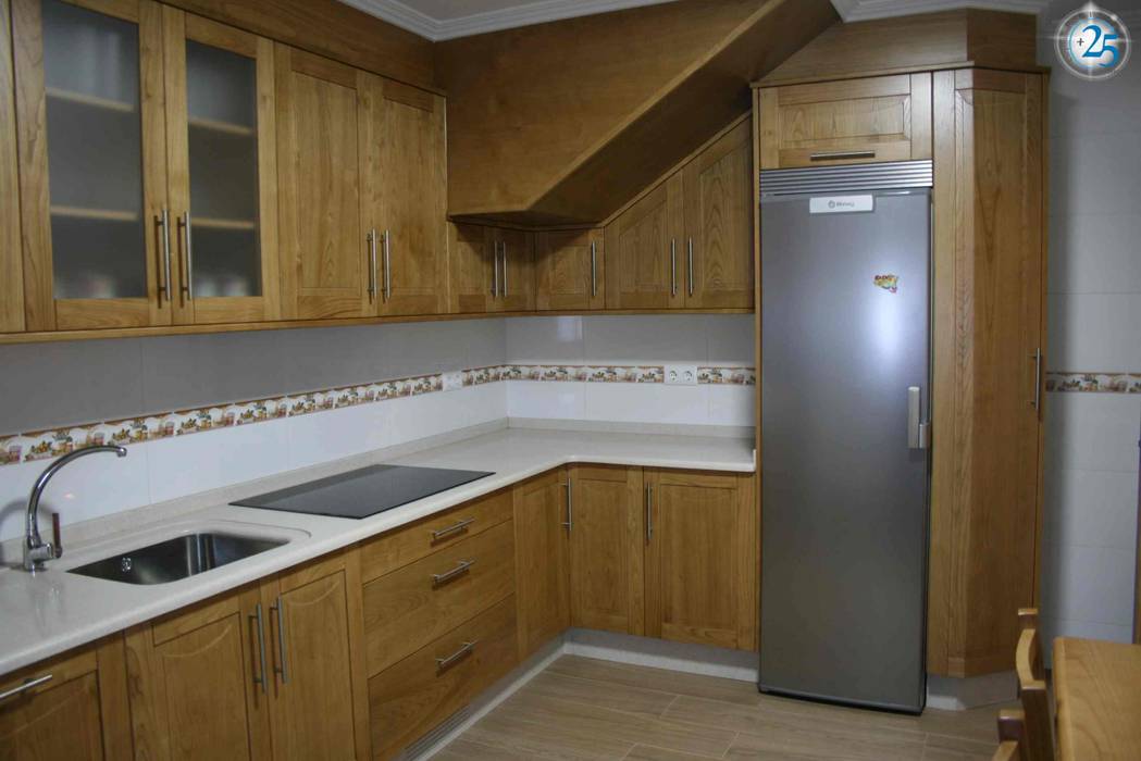 COCINA RUSTICA EN MADERA DE CASTAÑO, Almacén de Carpintería Gómez Almacén de Carpintería Gómez Kitchen units