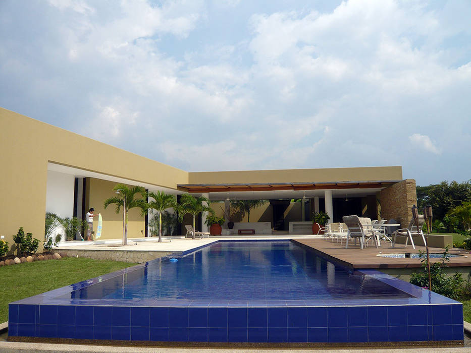 CASA MESA DE YEGUAS V-40, NOAH Proyectos SAS NOAH Proyectos SAS Infinity pool Concrete