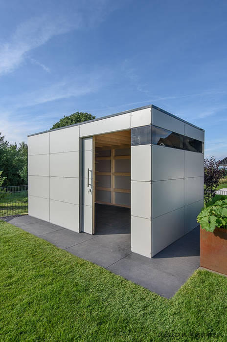 homify Taman Modern Komposit Kayu-Plastik Greenhouses & pavilions