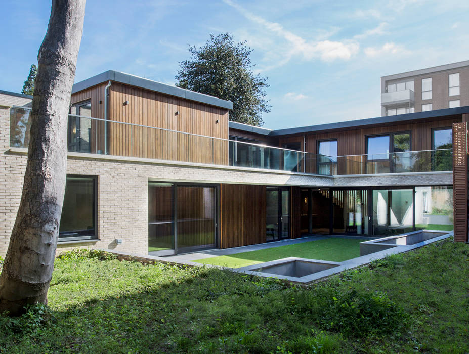 Designcubed Architects - New-Build Residence Beckenham, London Designcubed Detached home Bricks backland development