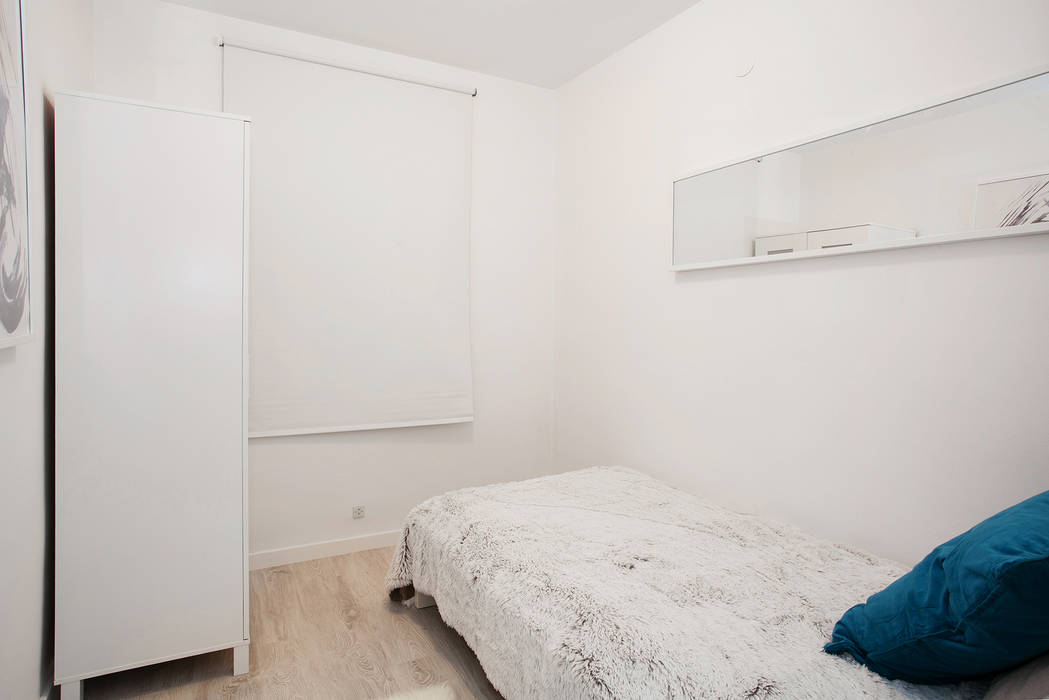 Reforma para inversor en Barcelona, Ponytec Ponytec Small bedroom Wood Wood effect